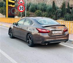 نيسان ألتيما